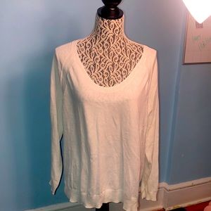 NWT. GAP. WHITE thin sweater. Size XL. Very soft